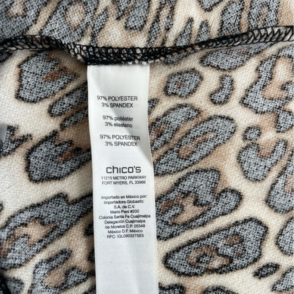Chico's Animal Print Top Size 0 (#2054) - Picture 7 of 7